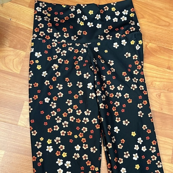 Her Leggings Love Floral Print Leggings Size S - Picture 2 of 4